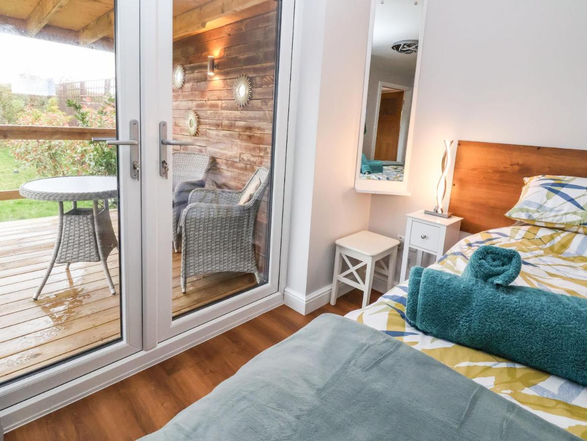 Meols Holiday Lodge Wirral Exteriör bild