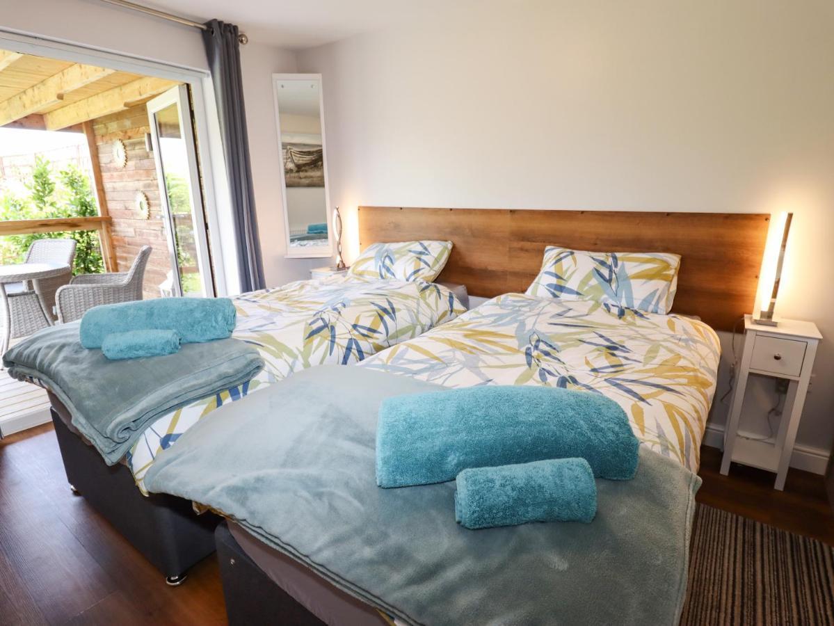 Meols Holiday Lodge Wirral Exteriör bild